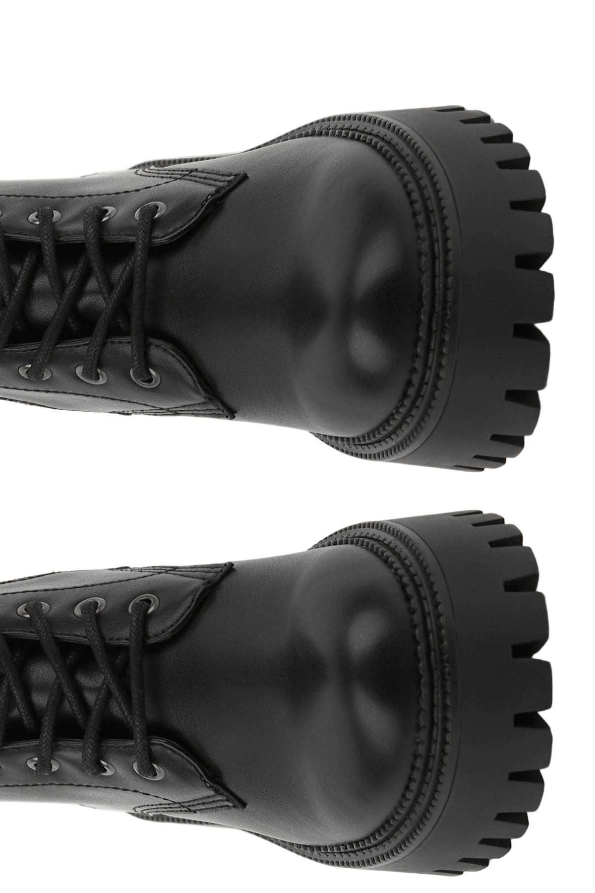 BOTÍN MILITAR NEGRO DE MUJER EN SUELA TRACK | 2608 PU NEGRO