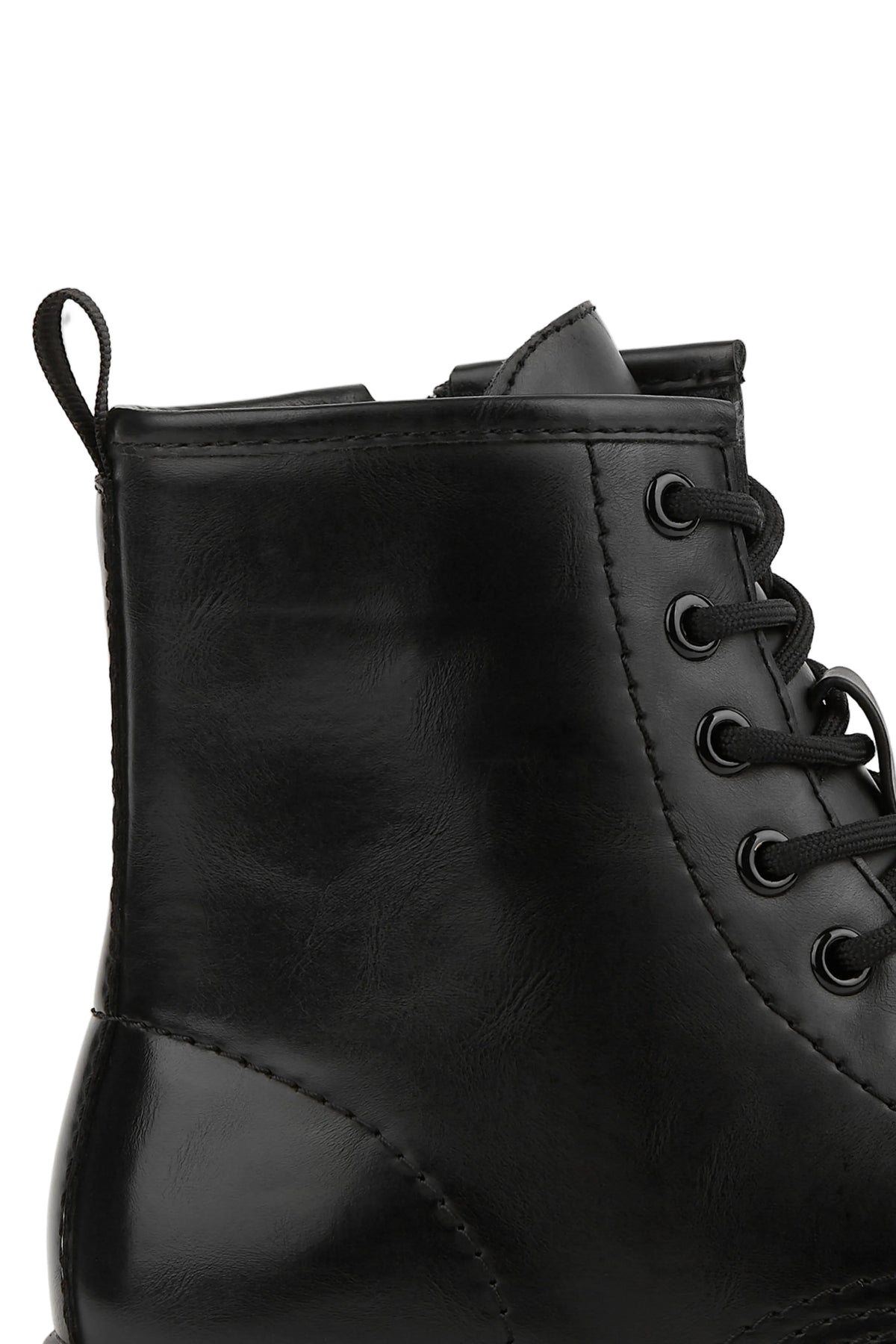 BOTÍN MILITAR DE MUJER CON CORDONES | 2467 PU NEGRO