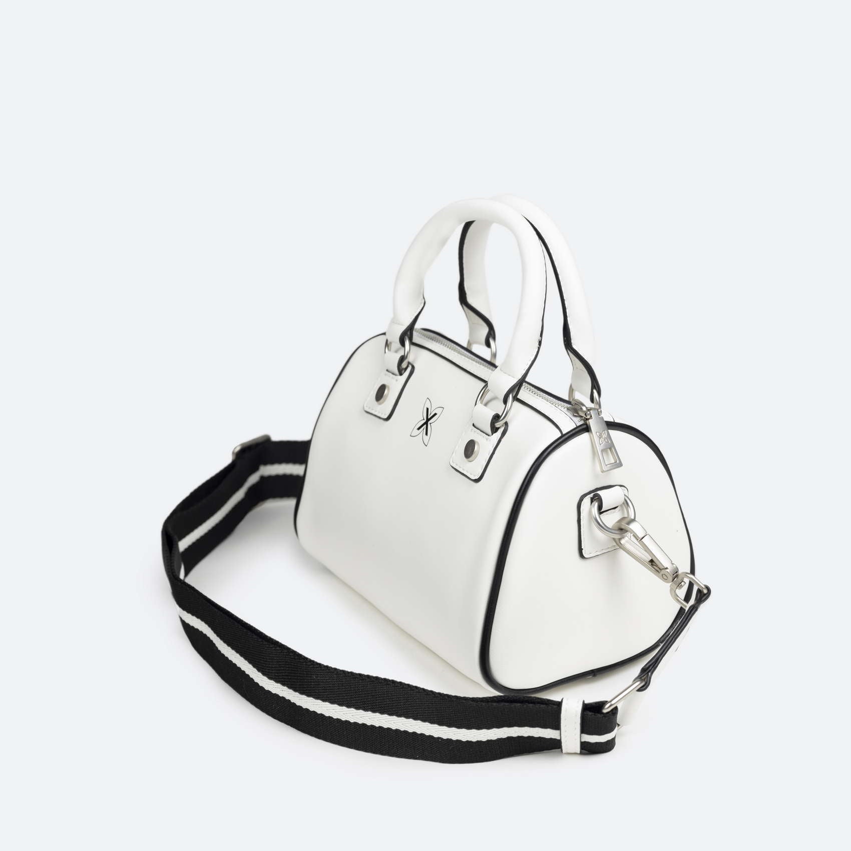 Munich 7113304 Court Crossbody Barrel White