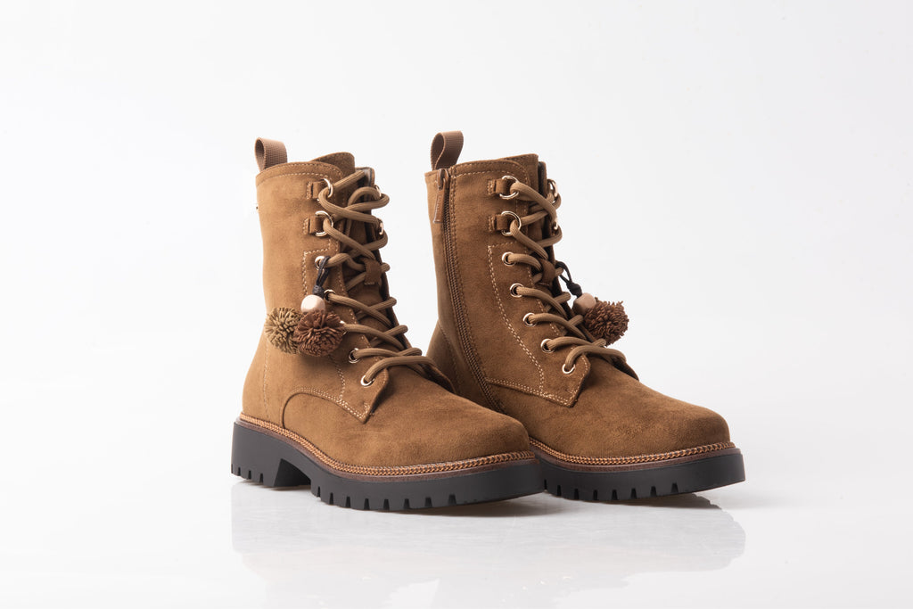 BOTÍN CAMEL DE MUJER CON CORDONES Y SUELA TRACK | 2762 ANTE Camel