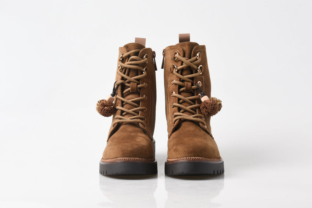 BOTÍN CAMEL DE MUJER CON CORDONES Y SUELA TRACK | 2762 ANTE Camel