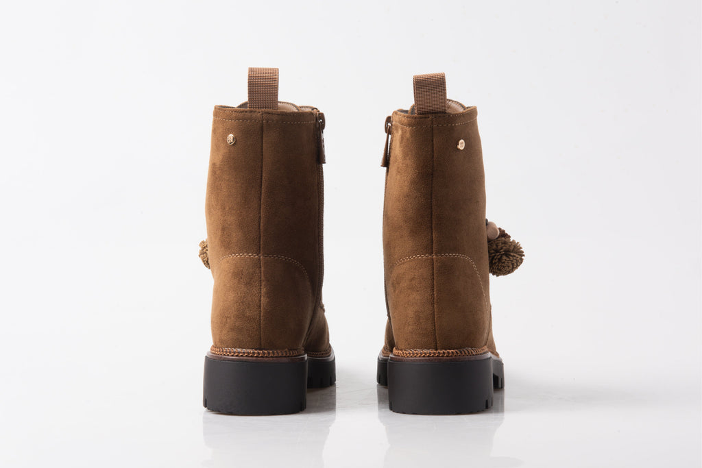 BOTÍN CAMEL DE MUJER CON CORDONES Y SUELA TRACK | 2762 ANTE Camel