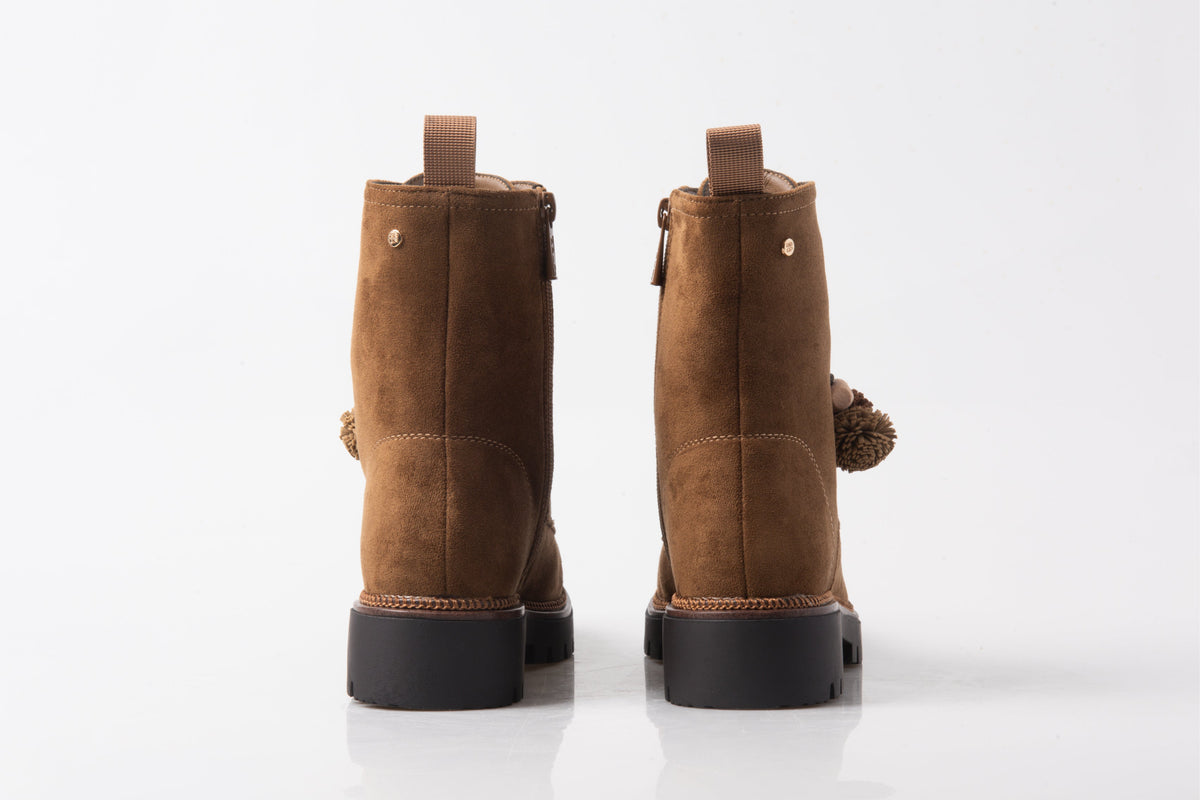 BOTÍN CAMEL DE MUJER CON CORDONES Y SUELA TRACK | 2762 ANTE Camel