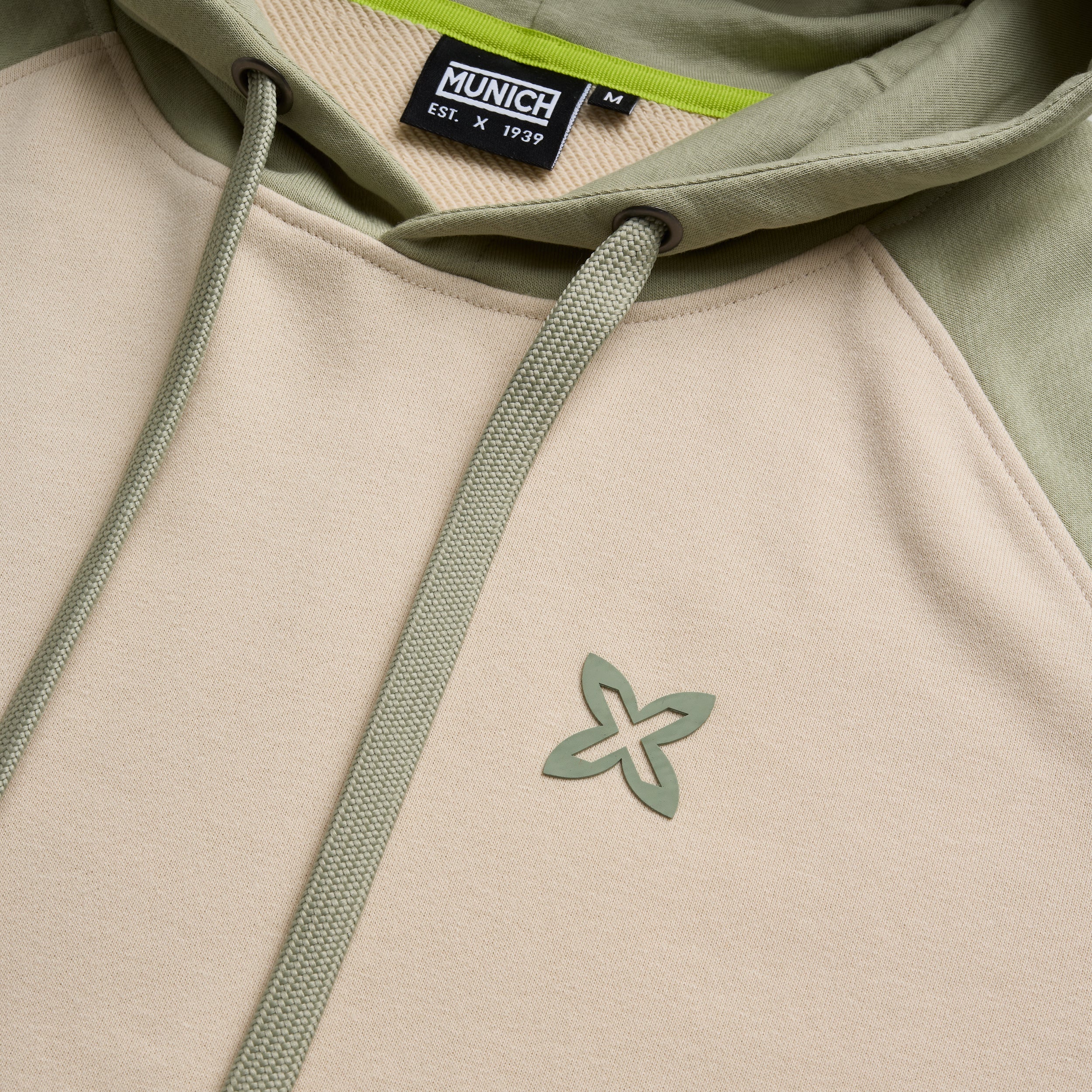 Munich Essentials 2507713 Hoodie Bicolor Green