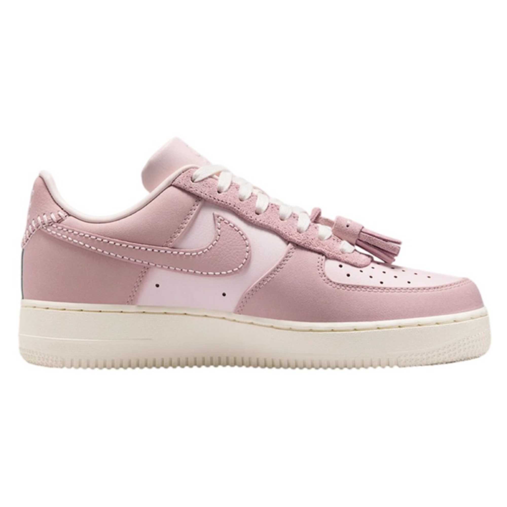 Nike Air Force 1 ’07 pink