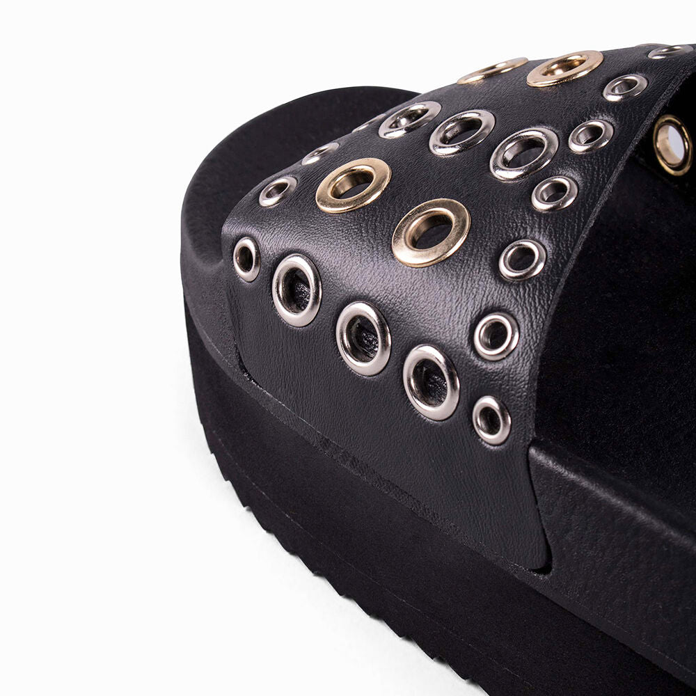 TheWhiteBrand High Eyelets Black