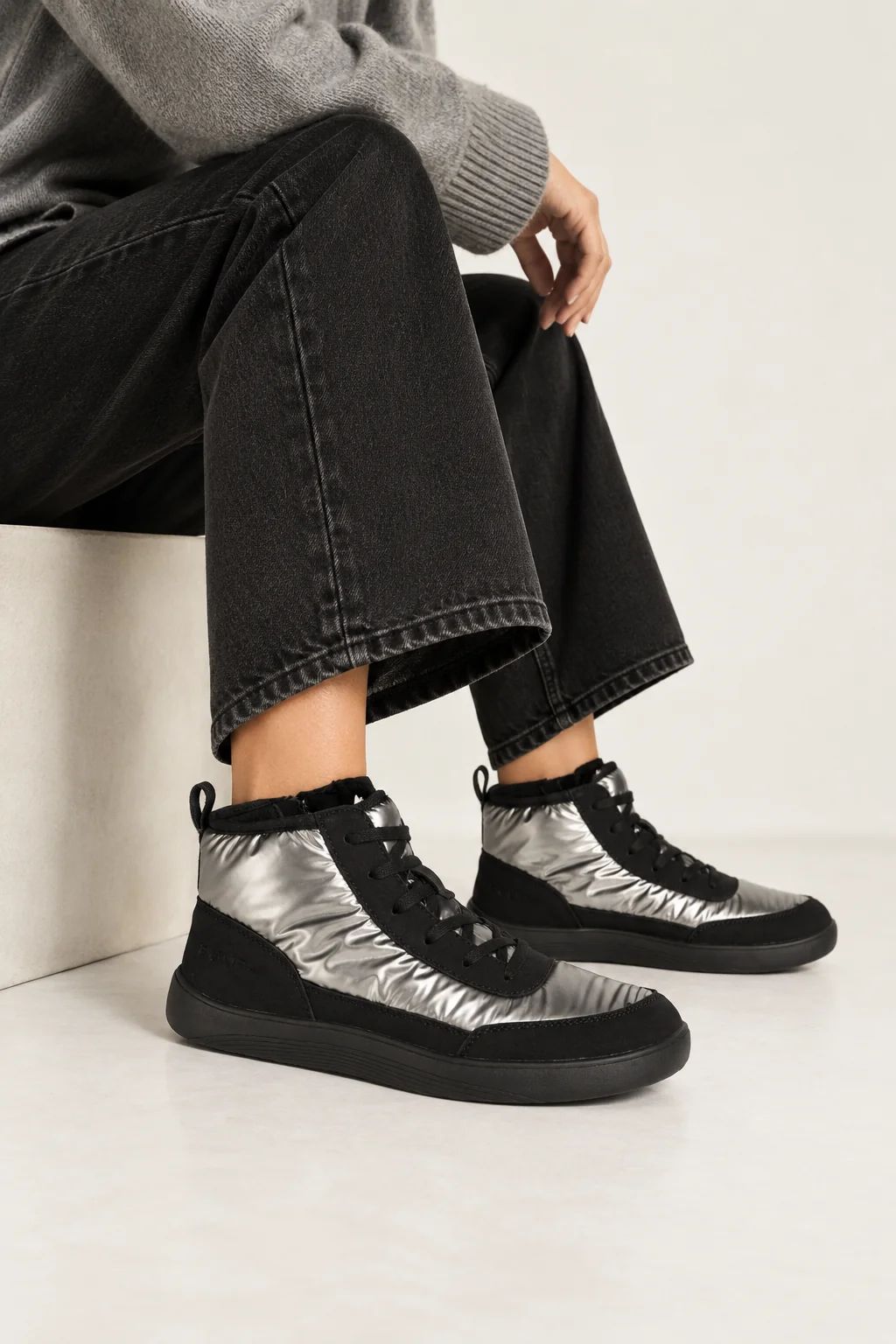 ZAPATILLA BAREFOOT NEGRA DE MUJER CON DETALLES METALIZADOS | 2702 Negro